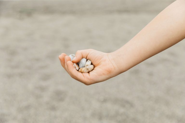 exparcir piedras como mitos